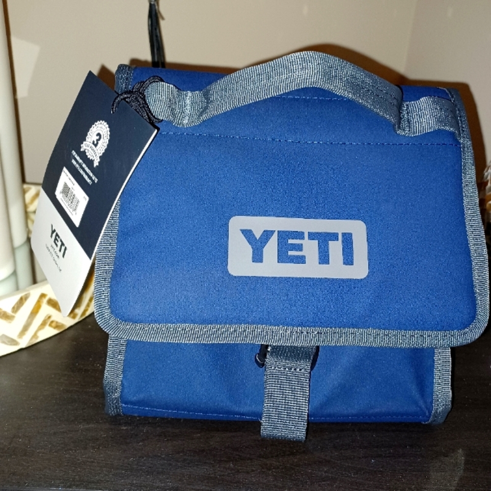 Yeti Day Trip Lunch Bag New Authentic